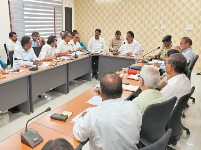 Jind Deputy Speaker Krishna Midha officers meeting multipurpose building smart market road repairing