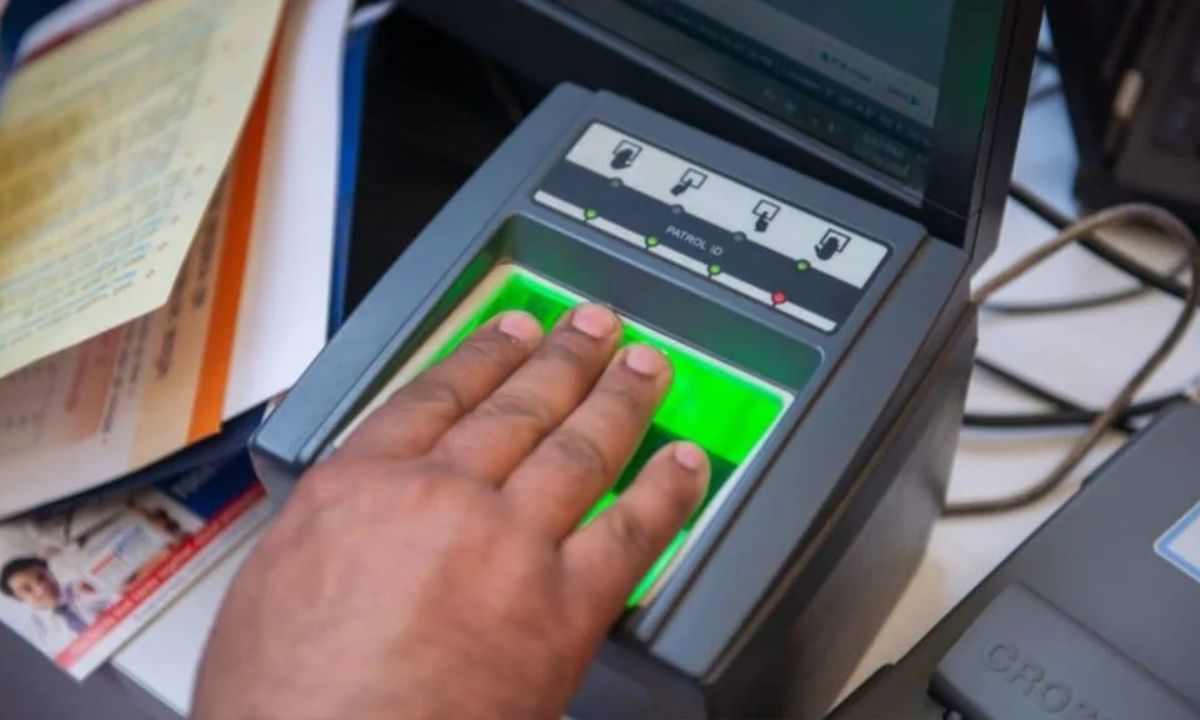 Aadhar Card Update How to link mobile number with Aadhar card sitting at home