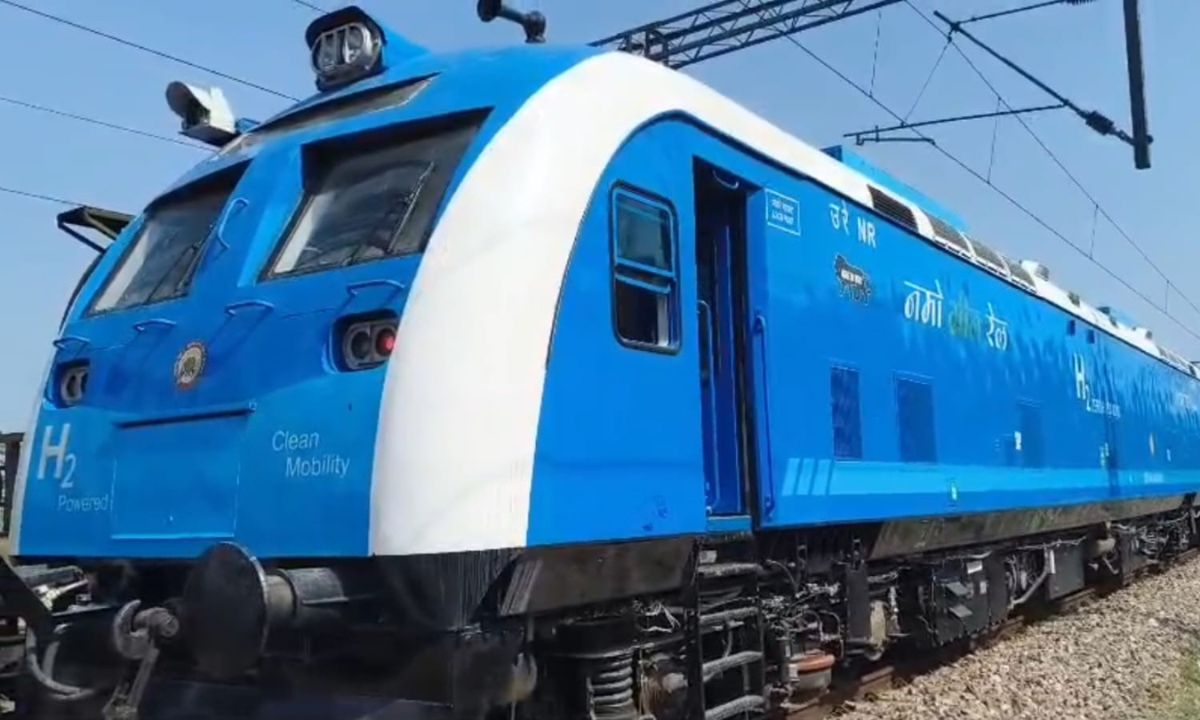 Hydrogen Train Trial successful, making two trips at a speed of 70 kilometers per hour.