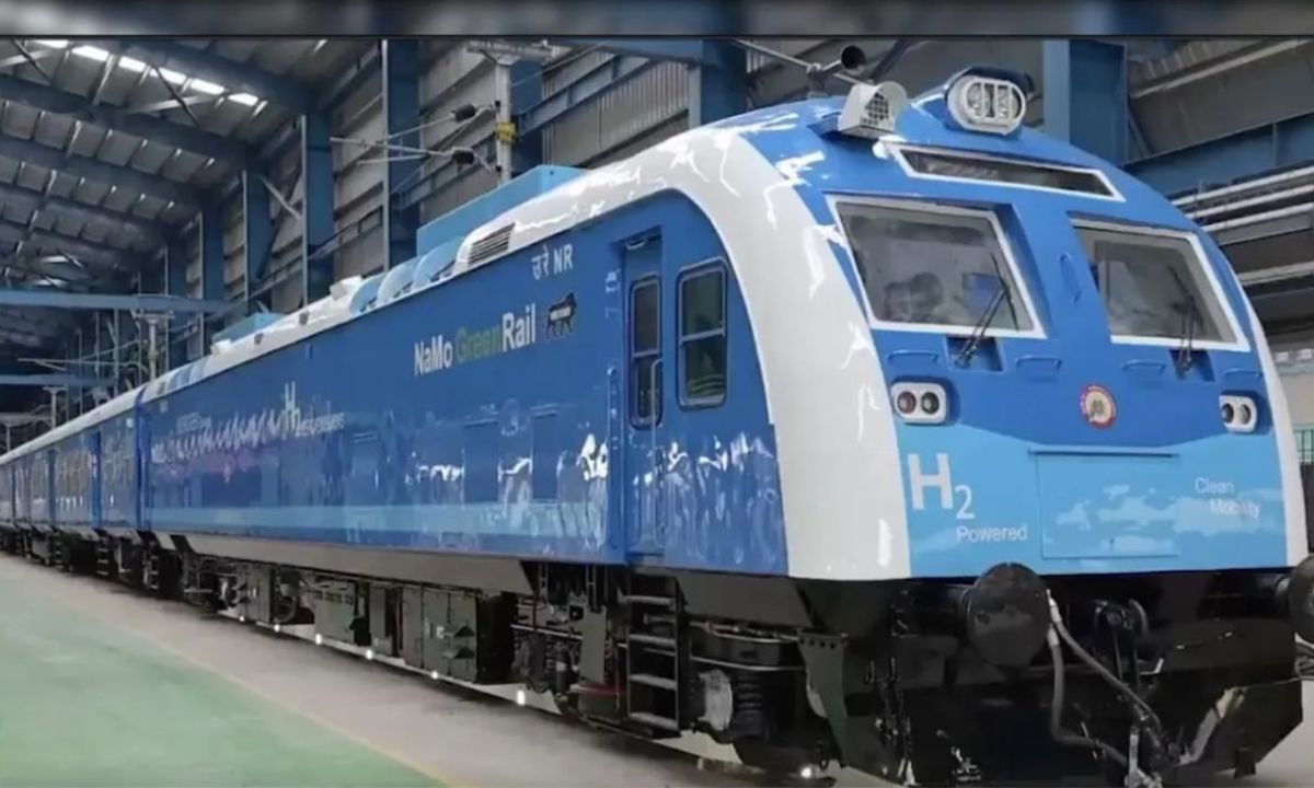 Big update on Namo Green Rail hydrogen train, train runs 50 meters on hydrogen gas