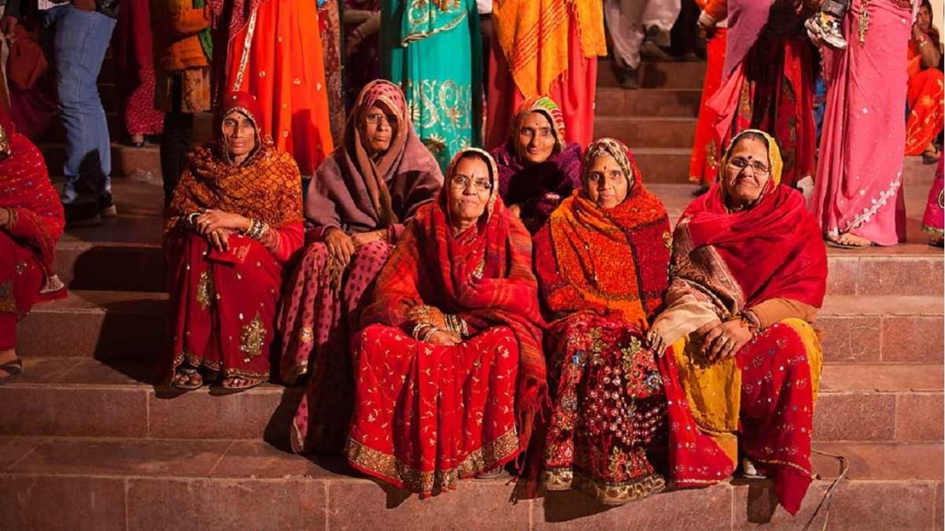 Delhi Budget: दिल्ली में महिलाओं की बल्ले-बल्ले! अब हर महीने मिलेंगे ₹2500