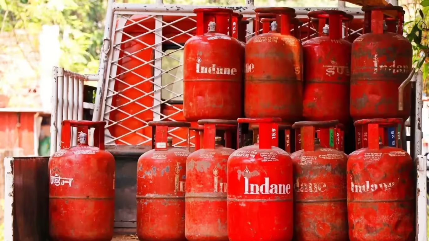 LPG new rule: केंद्र सरकार ने LPG वितरण नियम बदले, इन उपभोक्ताओं को नहीं मिलेगा LPG