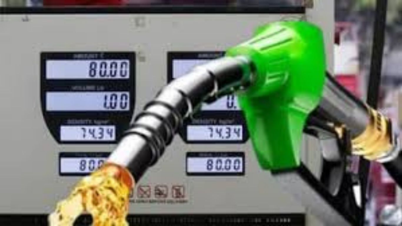 Petrol Diesel Price: पेट्रोल-डीजल की कीमतों में अचानक बड़ा उछाल, इन 7000 पंपों पर अब देने होंगे ज्यादा दाम