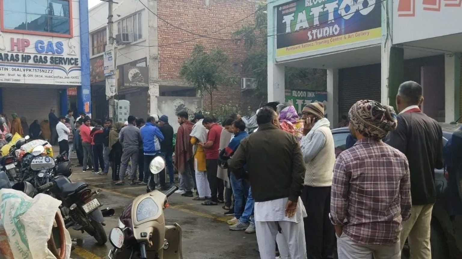 Jind Gas Agency: 5976 consumers are getting gas cylinders every day through 24 gas agencies in the district.