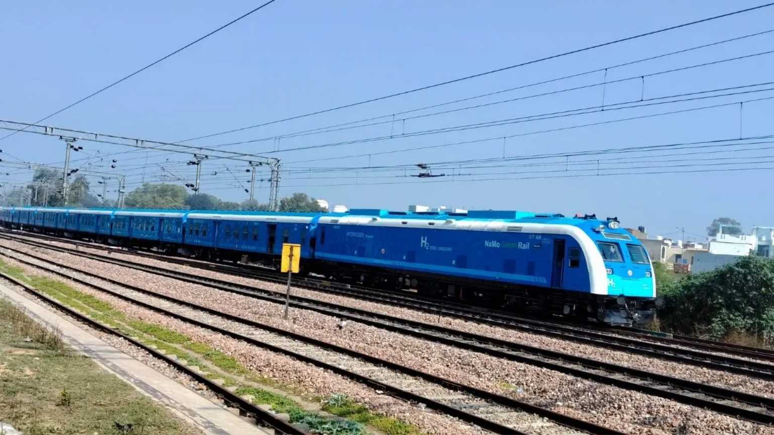 Hydrogen train update: Performance trial of hydrogen train completes, covering a distance of one kilometer using 800 grams of hydrogen gas