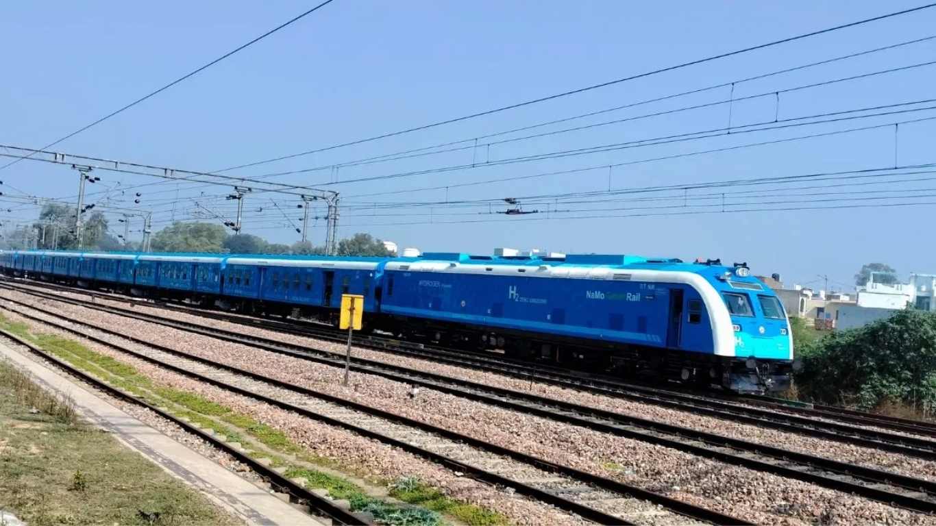 Hydrogen train update: After performance trials, the hydrogen train was sent to Shakubarasti for the second time for maintenance.