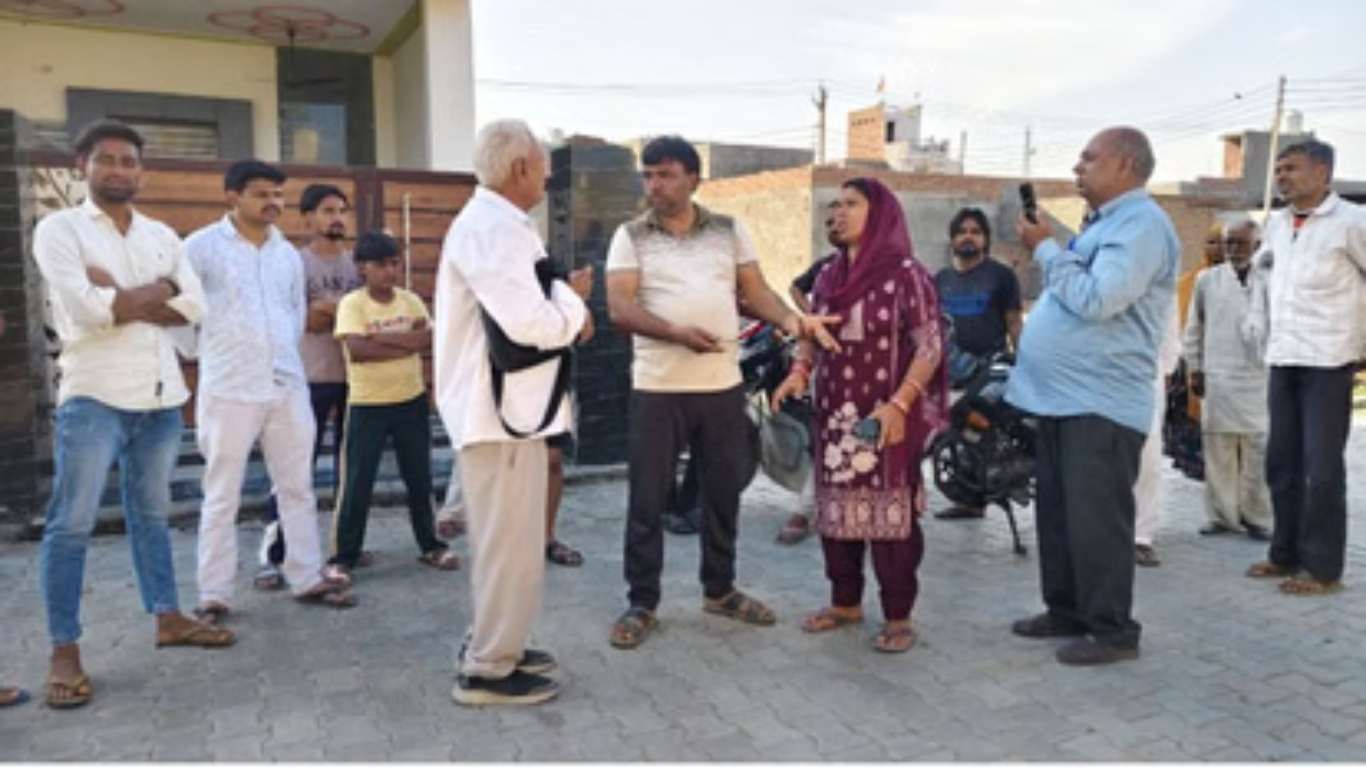 Gas cylinder booking: Crowds are gathering at agencies for gas cylinders; cylinder bookings are not being done without KYC.