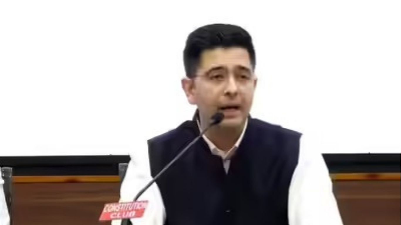 Bjp raghav chadha: राघव चड्ढा ने बदली अपनी सियासत, केजरीवाल को लगा सबसे बड़ा झटका