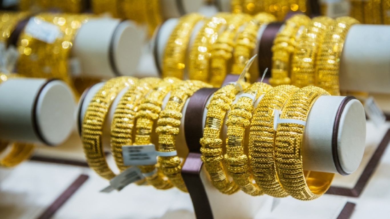 Gold Price Today 18 April: क्या आज सोना खरीदना होगा सस्ता? देखें दिल्ली से मुंबई तक के भाव