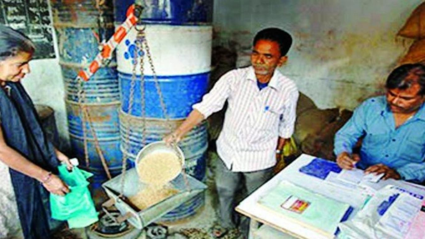 Haryana Ration Card: हरियाणा में डिपो पर एक साथ मिलेगा 2 महीने का गेहूं, जानें बायोमेट्रिक का नया नियम