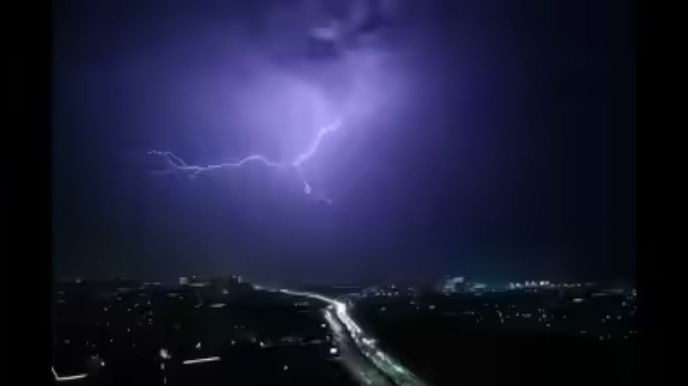 Haryana Weather: हरियाणा में 17 जिलों में बारिश और ओले, मौसम विभाग ने जारी किया ऑरेंज अलर्ट