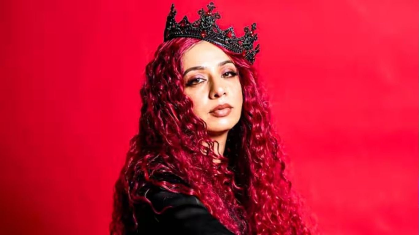 Jasmine Sandlas: धुरंधर 2 की सिंगर जैस्मीन सैंडलस का दर्द छलका, बोली शराब की लत में डूबी अपनों ने दिल तोड़ा