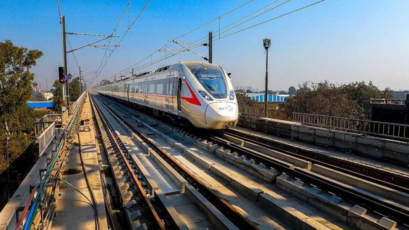 Namo Bharat Train: दिल्ली से हरिद्वार-ऋषिकेश जाना होगा आसान, मेरठ से नमो भारत चलाने की तैयारी