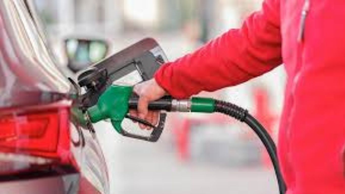 Petrol Diesel Price Today: कच्चे तेल के दाम वृद्धि , ट्रंप की धमकी के बाद $100 के पार क्रूड, चेक करें पेट्रोल के रेट