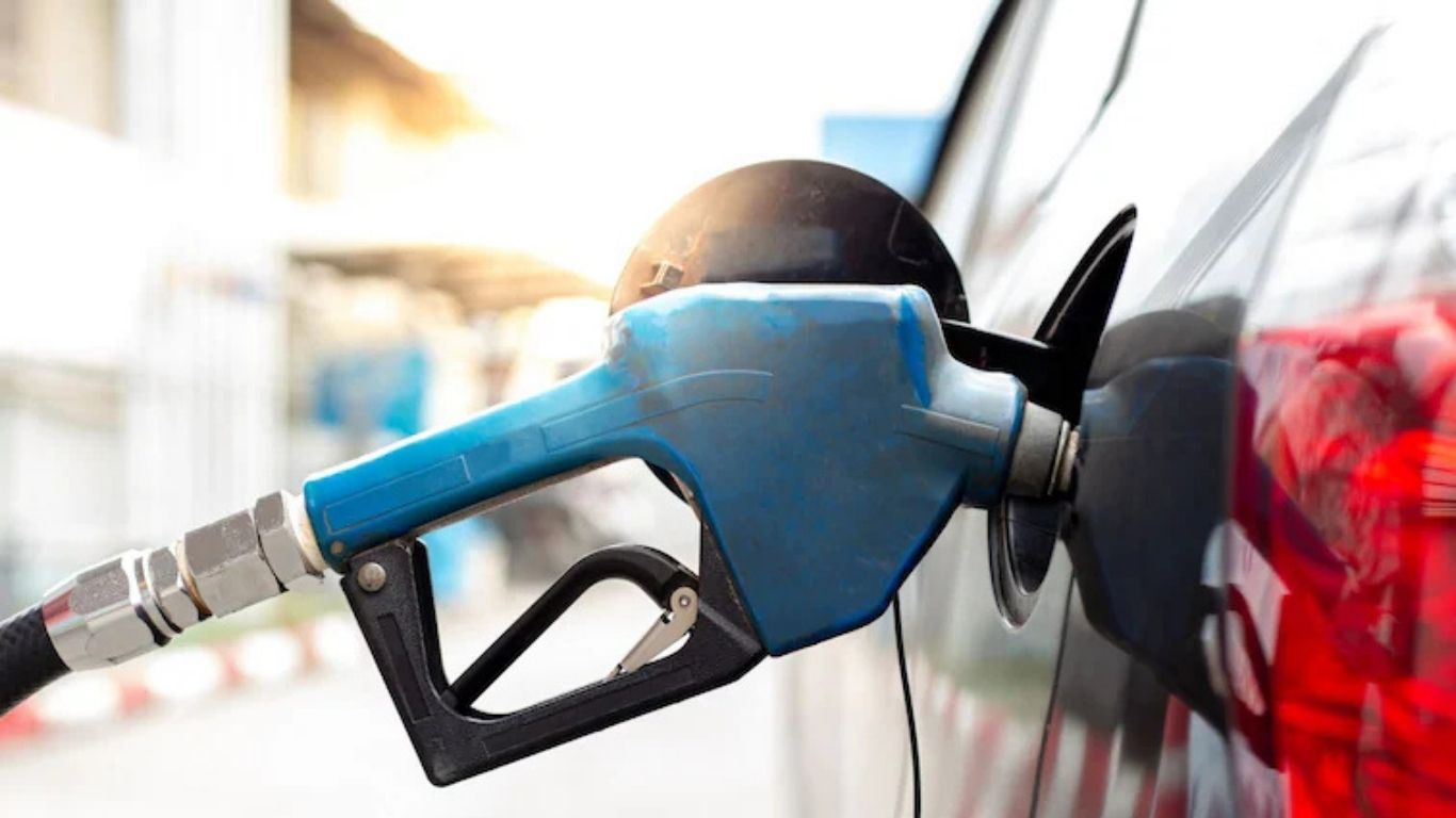 Petrol Diesel Price Today: पेट्रोल-डीजल के नए भाव जारी, देखें अपने शहर का भाव