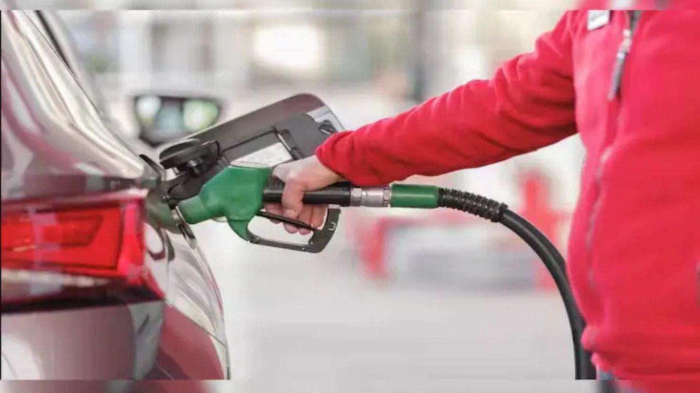 Petrol Diesel Price Today: 29 अप्रैल को पेट्रोल डीजल के नए भाव जारी पश्चिम बंगाल से दिल्ली में इतना सस्ता