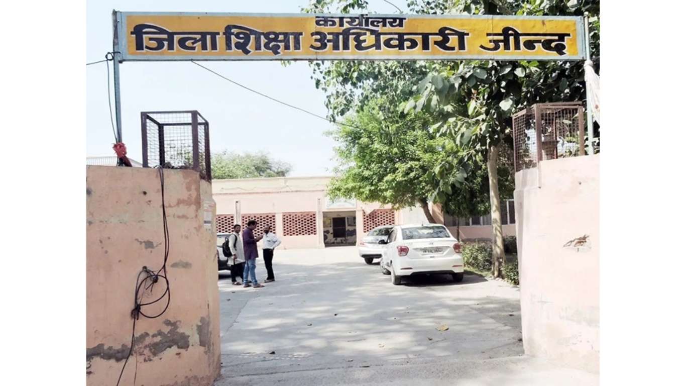 Jind Education: Out of 396 schools in Jind district, 253 have submitted Form 6, 143 are left.