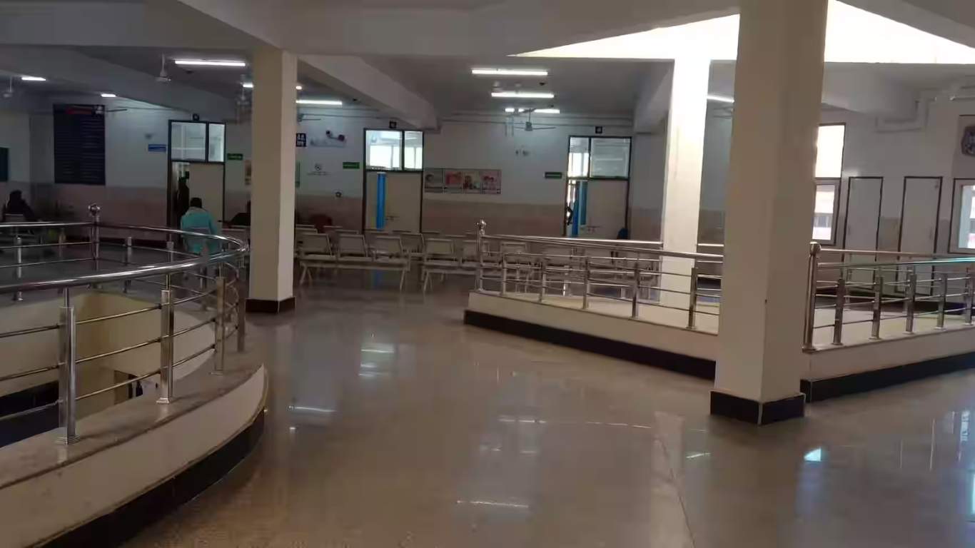 Jind Civil Hospital: Patients are upset due to lack of ultrasound in the civil hospital, there is no facility for heart disease checkup either.