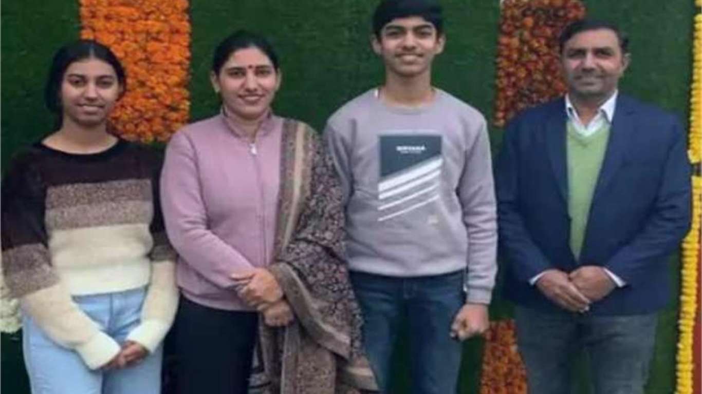 CBSE Result: Vibhav from Hisar became the topper in CBSE 10th class in the state, hard work without tuition