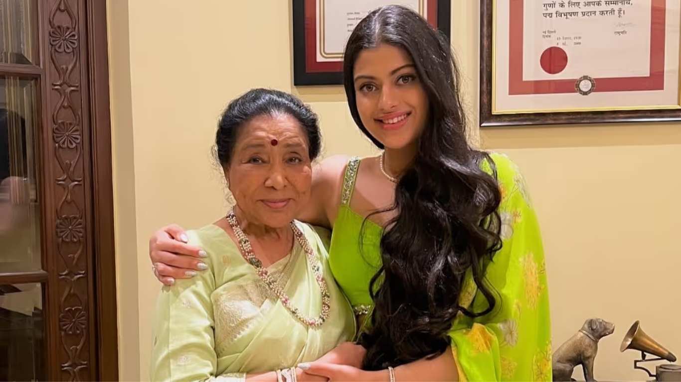 Asha Bhosle: Popular Indian cinema singer Asha Bhosle passes away at the age of 92, was hospitalized after a chest infection.