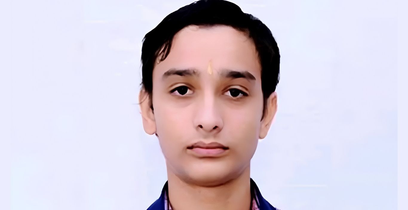HBSE Result Success Story: Father died 5 years ago, mother raised him, son became district topper