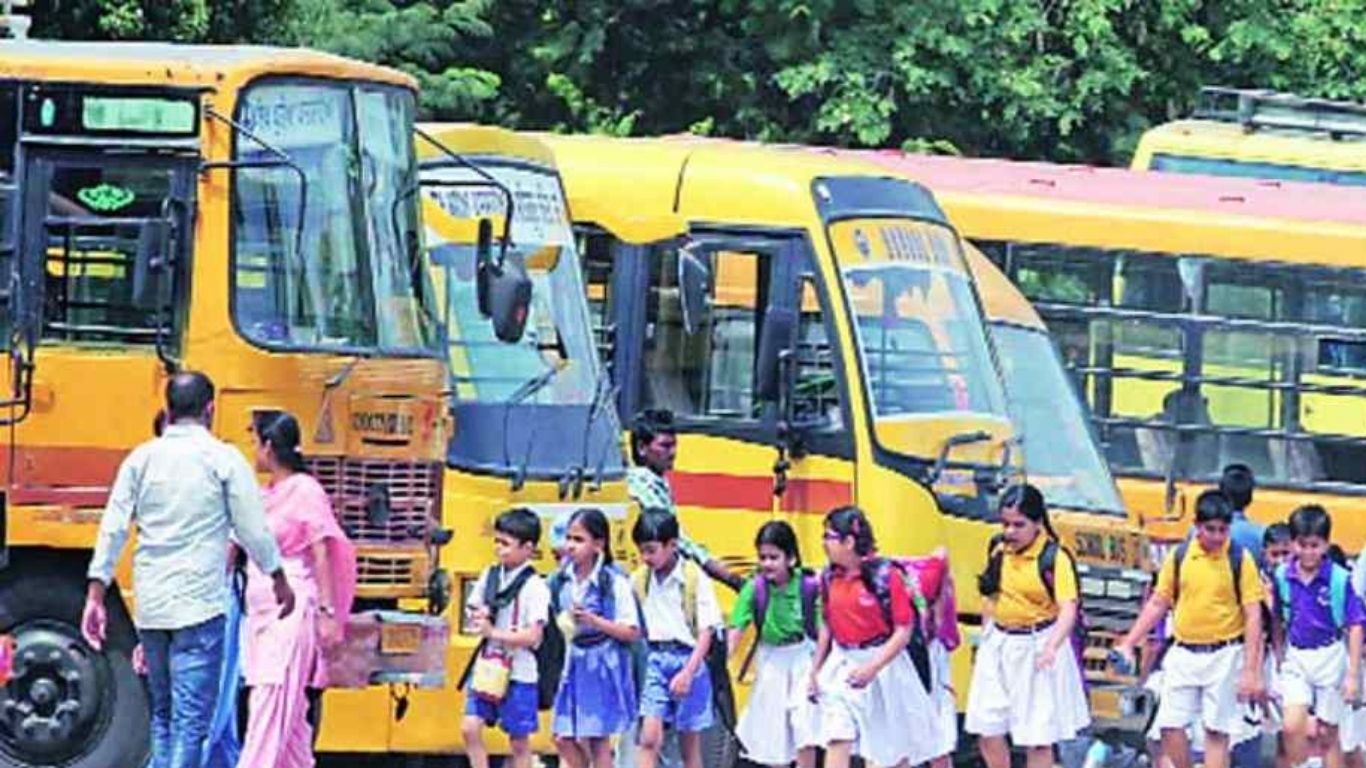 Delhi Private School Fees: दिल्ली में प्राइवेट स्कूलों पर नकेल, 3 महीने की एडवांस फीस वाली मनमानी बंद