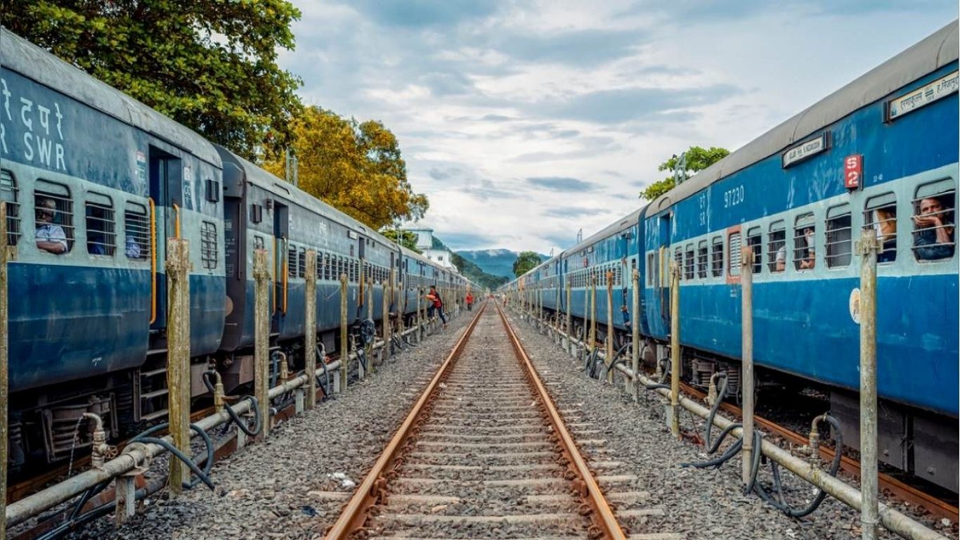 Indian Railways News: रेलवे का बड़ा तोहफा, मथुरा-वृंदावन जाने वाले श्रद्धालुओं की मौज, जानें नया टाइम टेबल