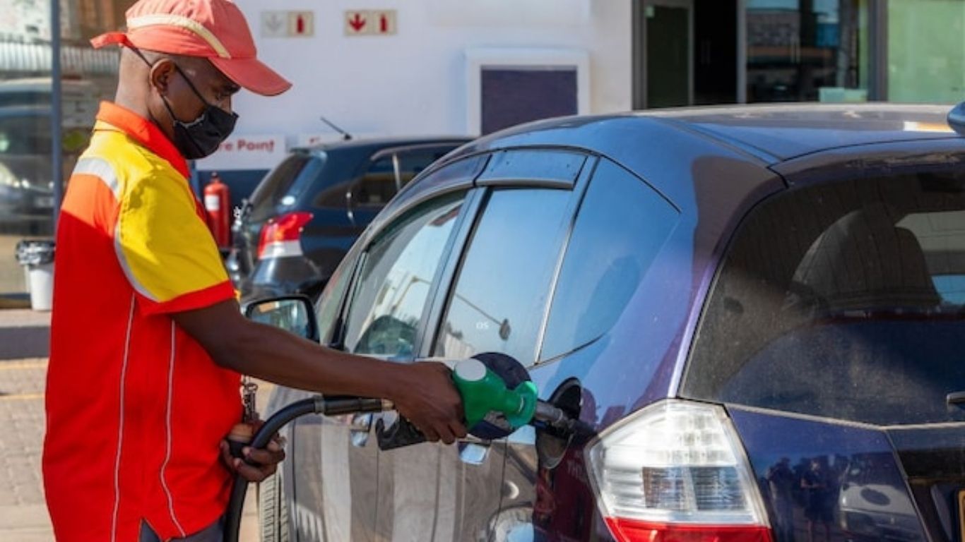 Petrol Diesel Price Today: नोएडा, गाजियाबाद और गुरुग्राम में बदला तेल का भाव, चेक करें लिस्ट